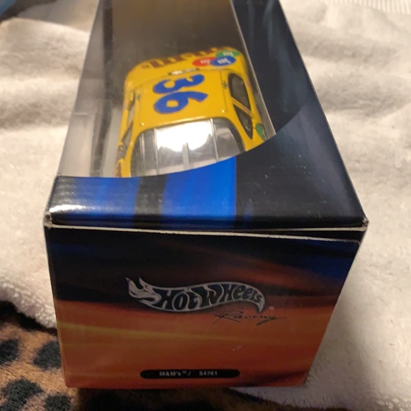 NASCAR HotWheels Ken Schrader #36 M&M die cast car - Picture 3 of 5